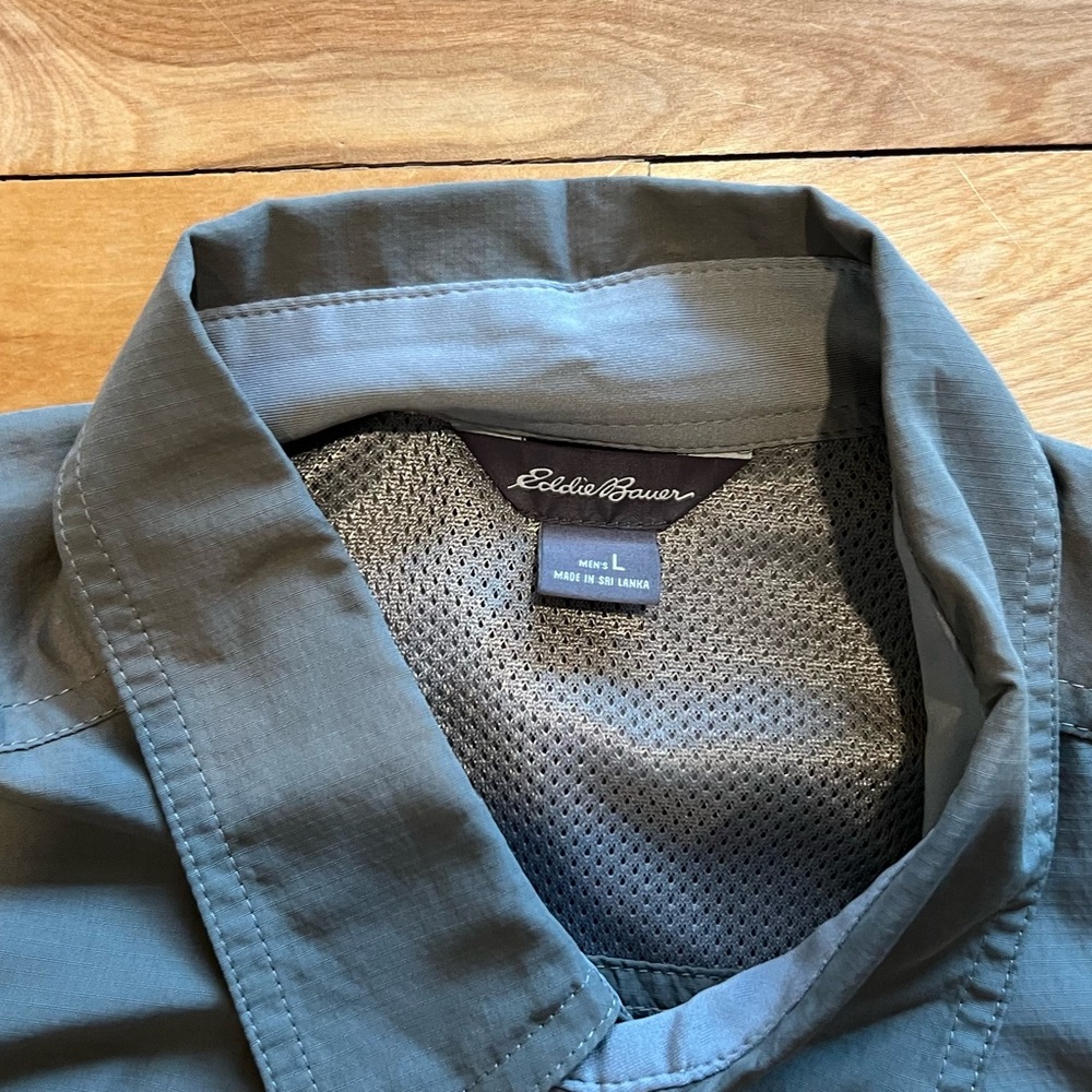 Eddie Bauer Men's Green shirt
